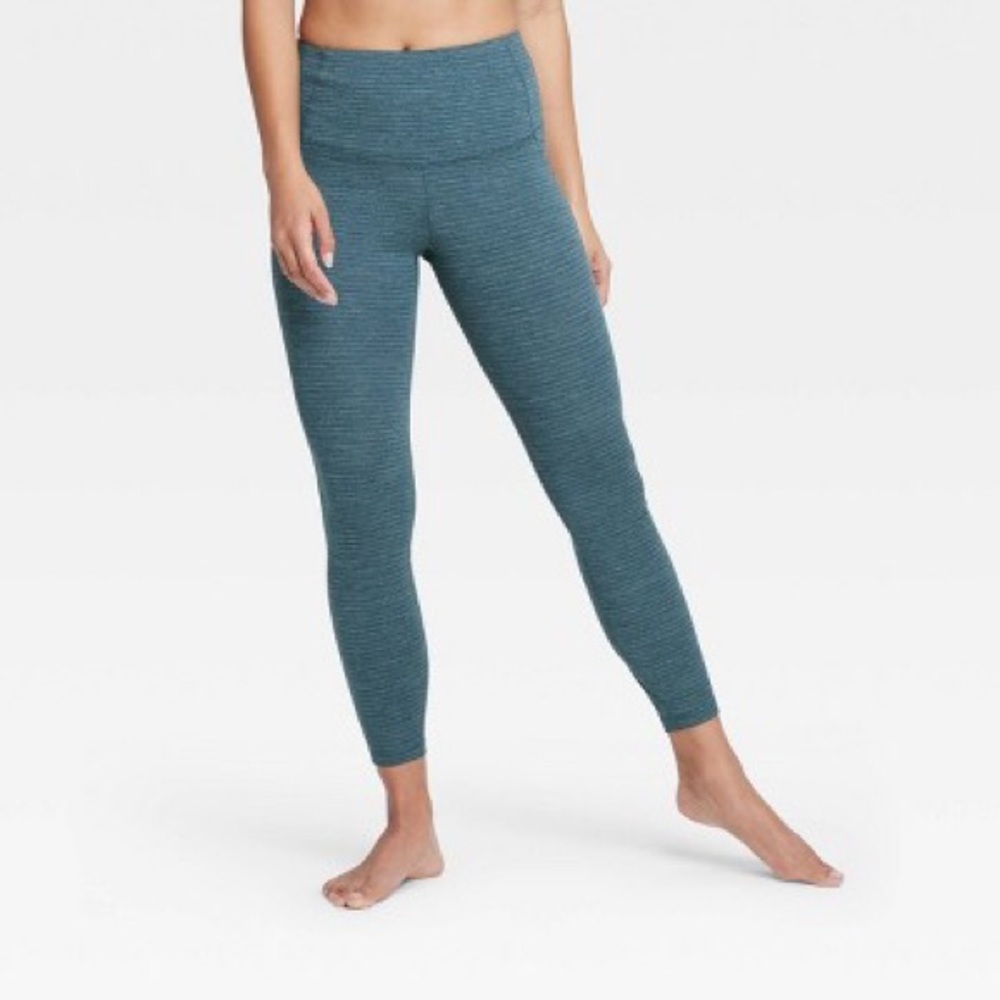 Cropped High-Waisted Workout Leggings